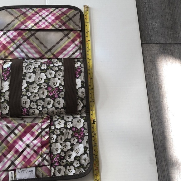 Thirty One organizing pocket book with tie back in flowered background - Picture 2 of 8